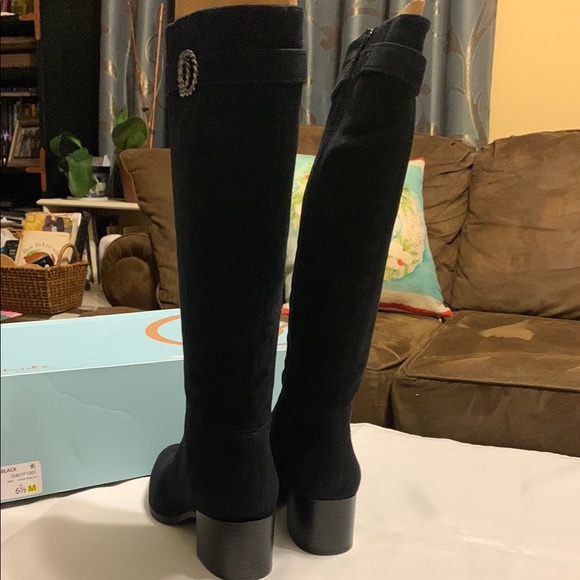 Elegant Black Suede Knee-High Women's Boots - Picture 3 of 12